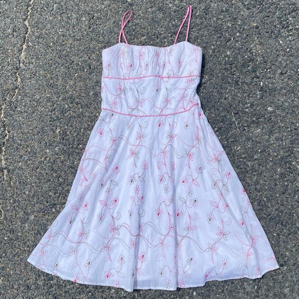 WHITE AND PINK EMBROIDERED FLORAL MIDI DRESS